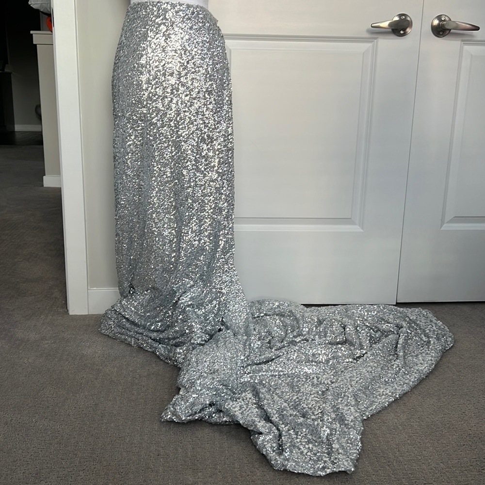 BRAND NEW!! Fashion Nova Sequin Maxi Skirt